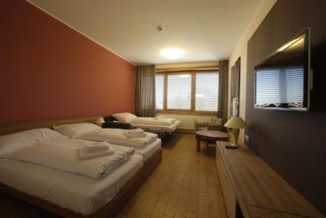 Hotel Madl Velke Bilovice ภายนอก รูปภาพ