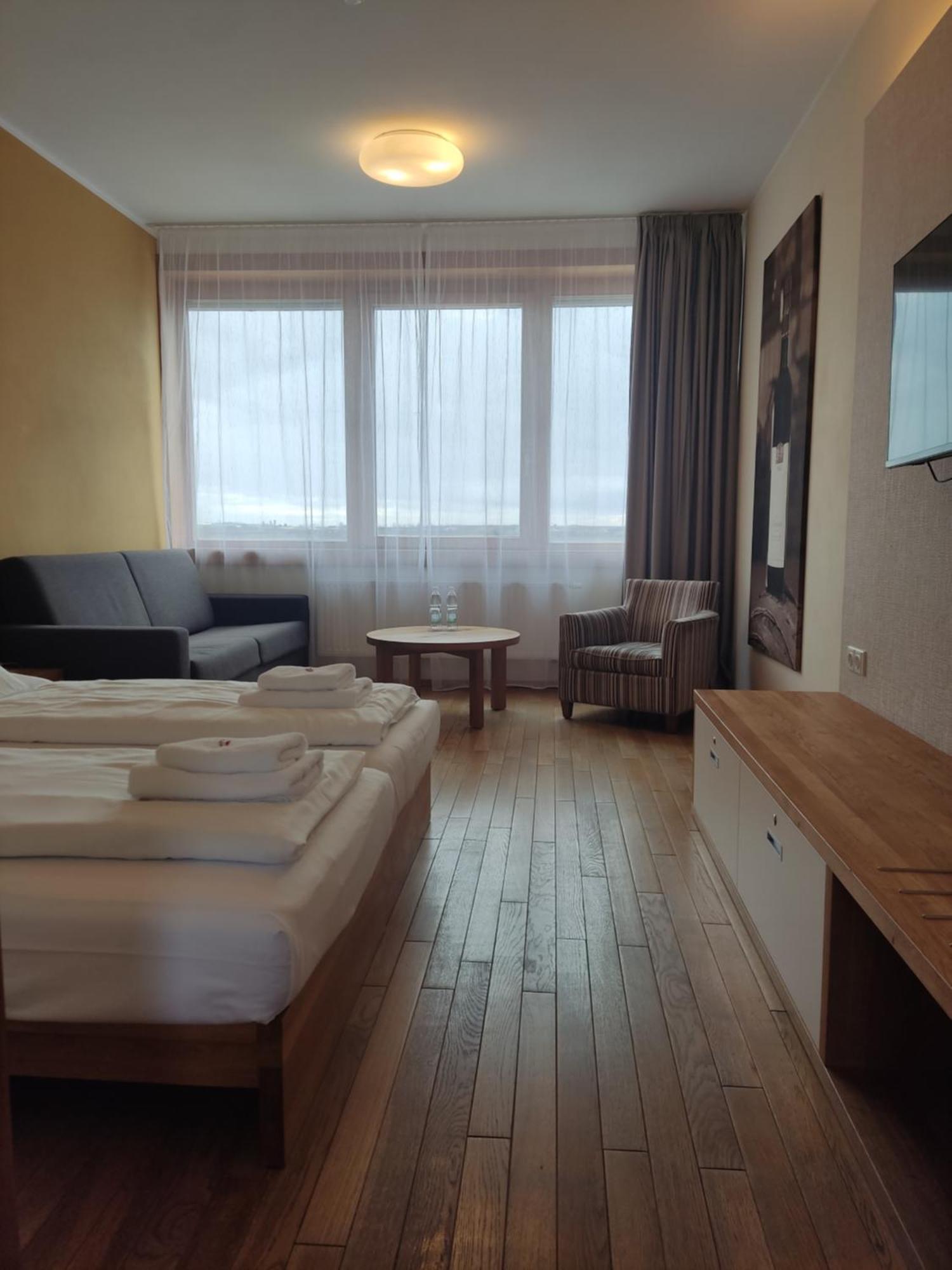 Hotel Madl Velke Bilovice ภายนอก รูปภาพ